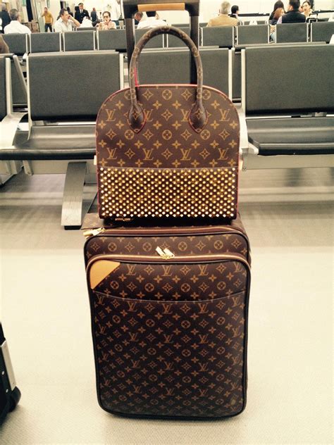 louis vuitton handbags at saks fifth avenue|louis vuitton discount handbags outlet.